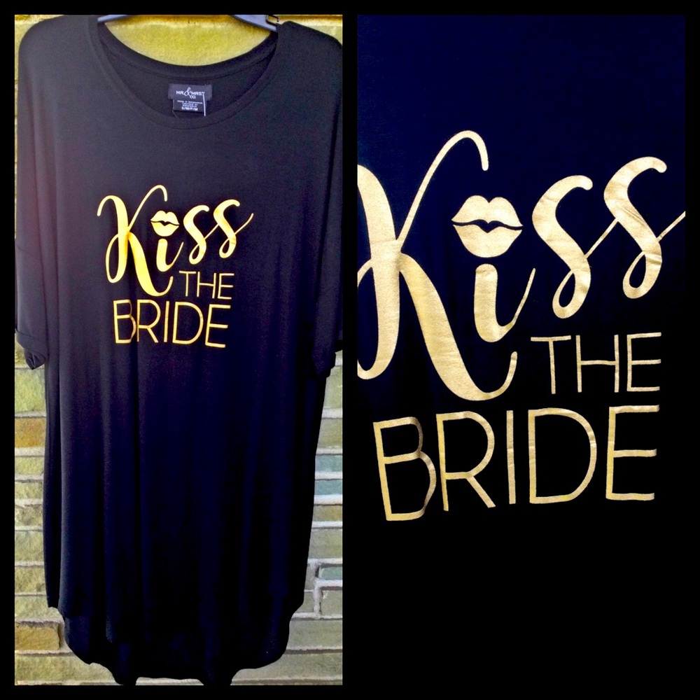⚜️New⚜️Kiss the Bride Nightshirt